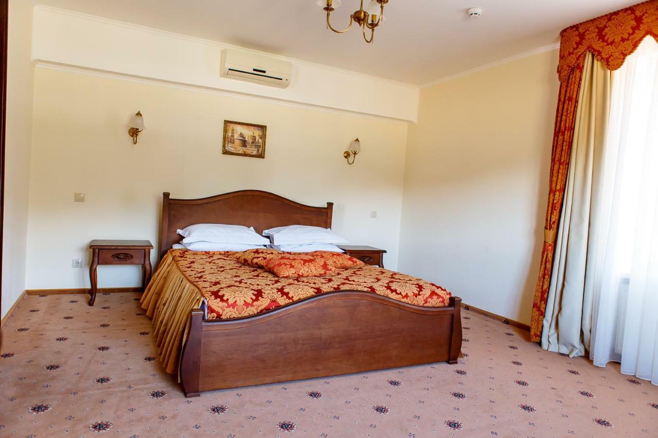 Галицька Корона Davidov Extérieur photo
